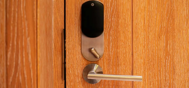 Automatic Locking Door Knob Hawaiian Gardens